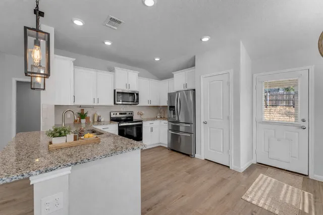 $325,000 | 125 Cinnamon Loop, Burnet, TX 78611