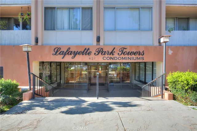 $1,900 | 421 South Lafayette Park Place, Unit 624, Los Angeles, CA 90057