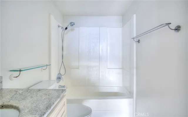 $1,900 | 421 South Lafayette Park Place, Unit 624, Los Angeles, CA 90057