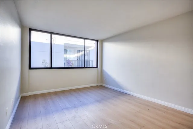$1,900 | 421 South Lafayette Park Place, Unit 624, Los Angeles, CA 90057