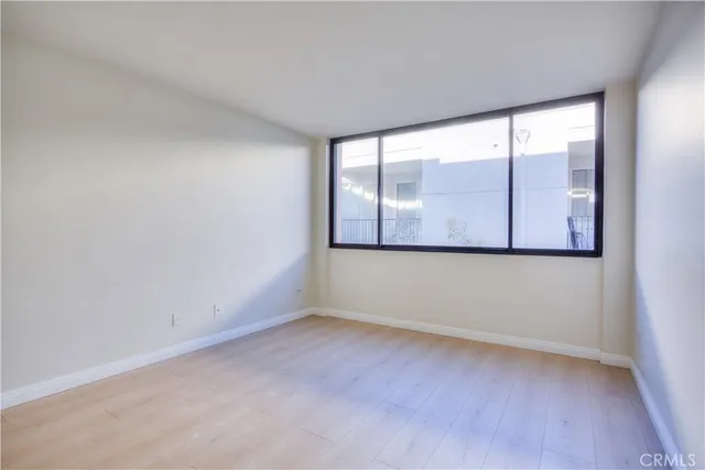 $1,900 | 421 South Lafayette Park Place, Unit 624, Los Angeles, CA 90057
