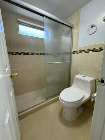 $2,100 | 1480 West 46th Street, Unit 208, Hialeah, FL 33012