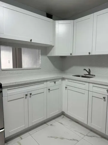 $2,100 | 1480 West 46th Street, Unit 208, Hialeah, FL 33012