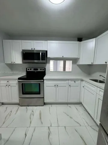 $2,100 | 1480 West 46th Street, Unit 208, Hialeah, FL 33012