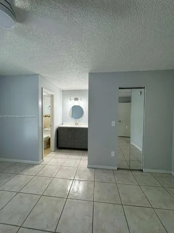 $2,100 | 1480 West 46th Street, Unit 208, Hialeah, FL 33012