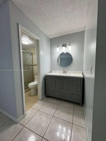 $2,100 | 1480 West 46th Street, Unit 208, Hialeah, FL 33012