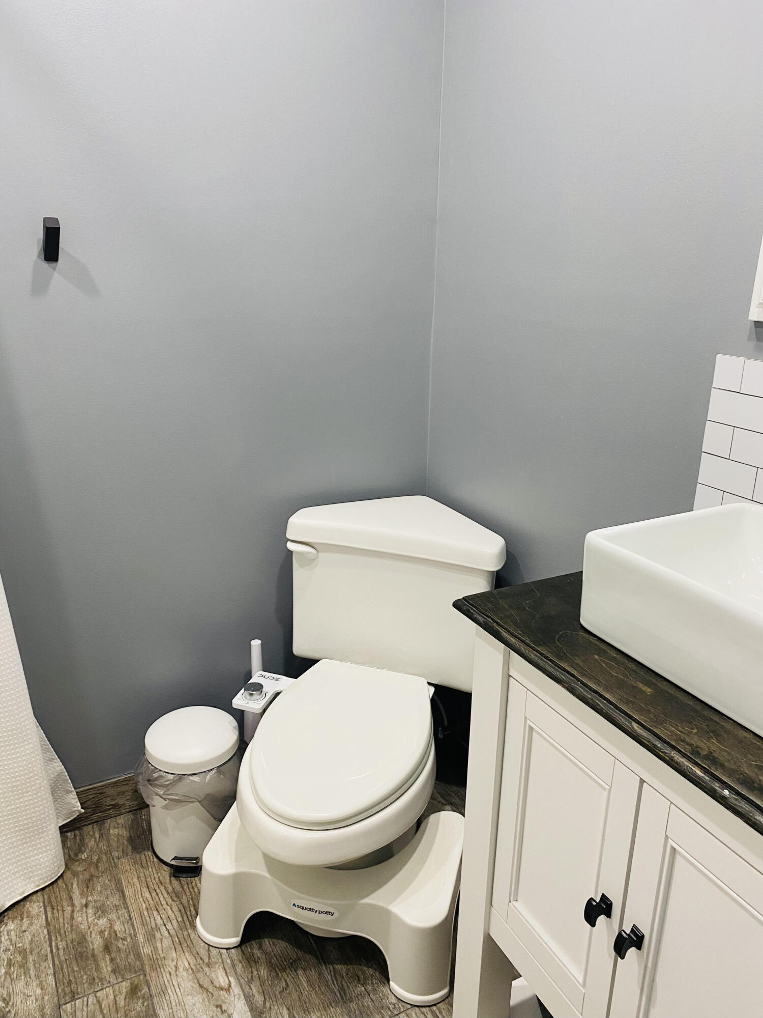 6018 Indrio Road, Unit H6 Fort Pierce, FL 34951 - Photo 13 of 15 master bath