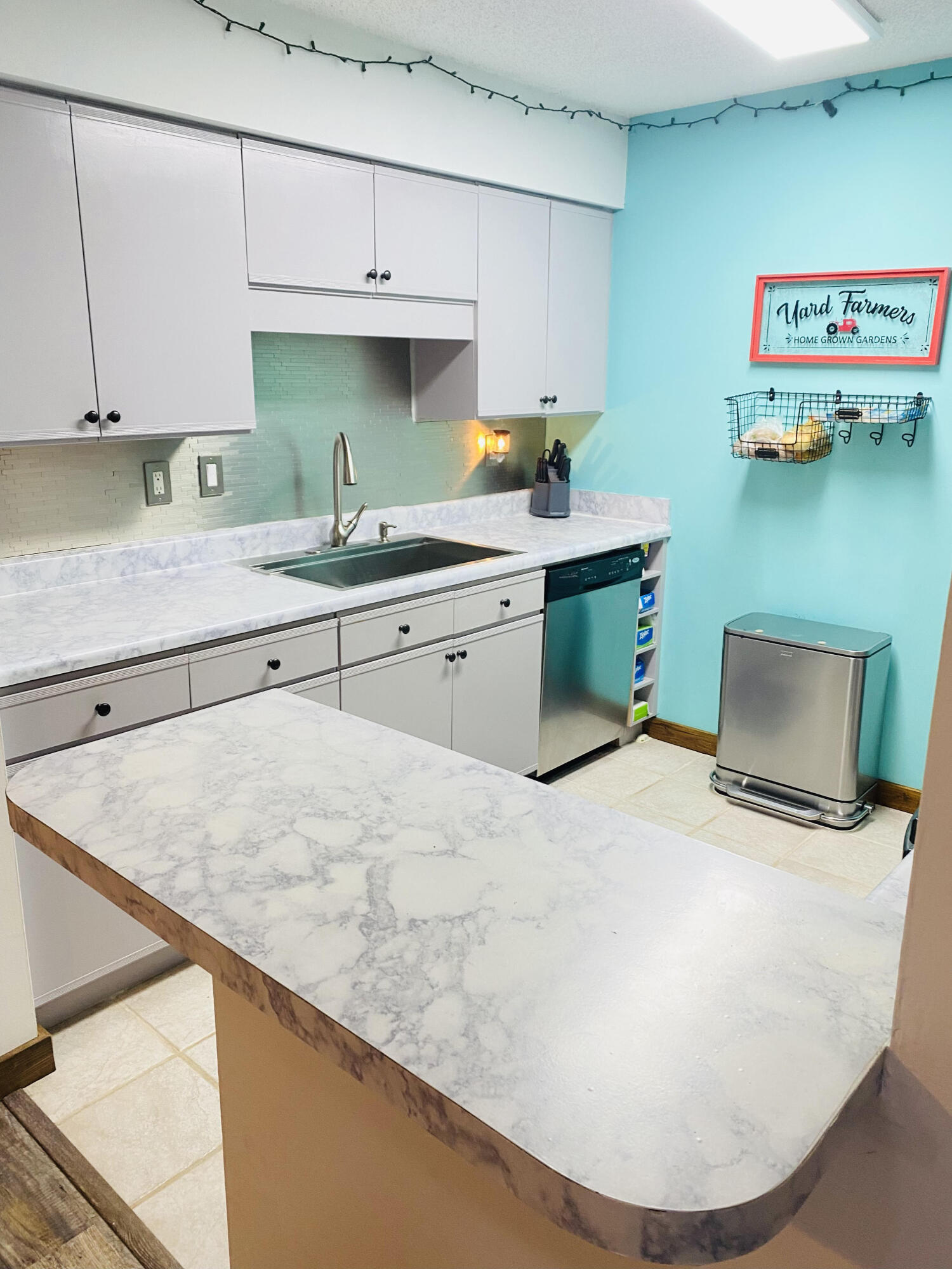 6018 Indrio Road, Unit H6 Fort Pierce, FL 34951 - Photo 6 of 15 kitchen