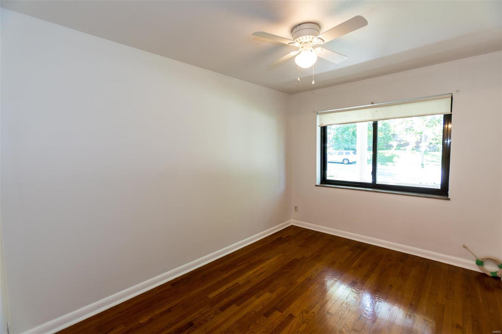 1943 Brown Road St. Louis, MO 63114 - Photo 11 of 28 Gallery Image 11