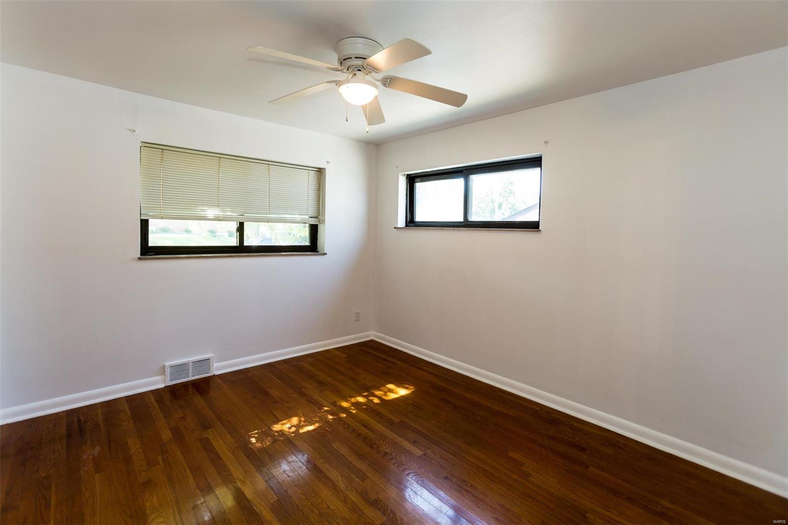 1943 Brown Road St. Louis, MO 63114 - Photo 12 of 28 Gallery Image 12