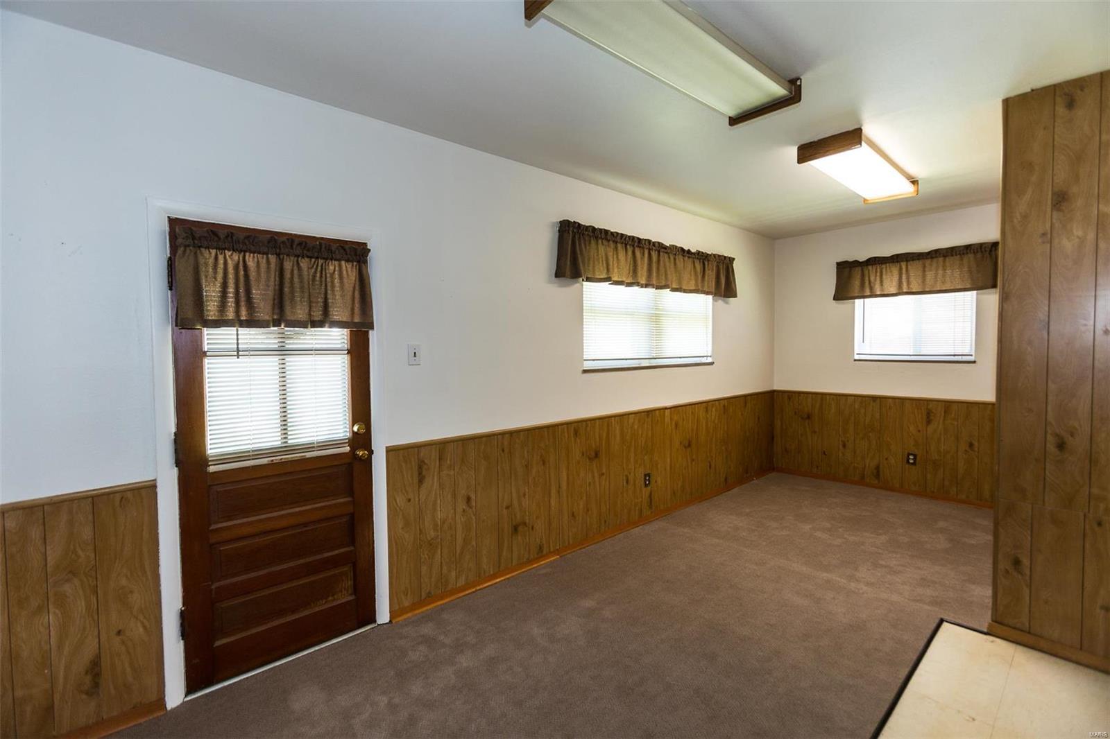 1943 Brown Road St. Louis, MO 63114 - Photo 15 of 28 Gallery Image 15