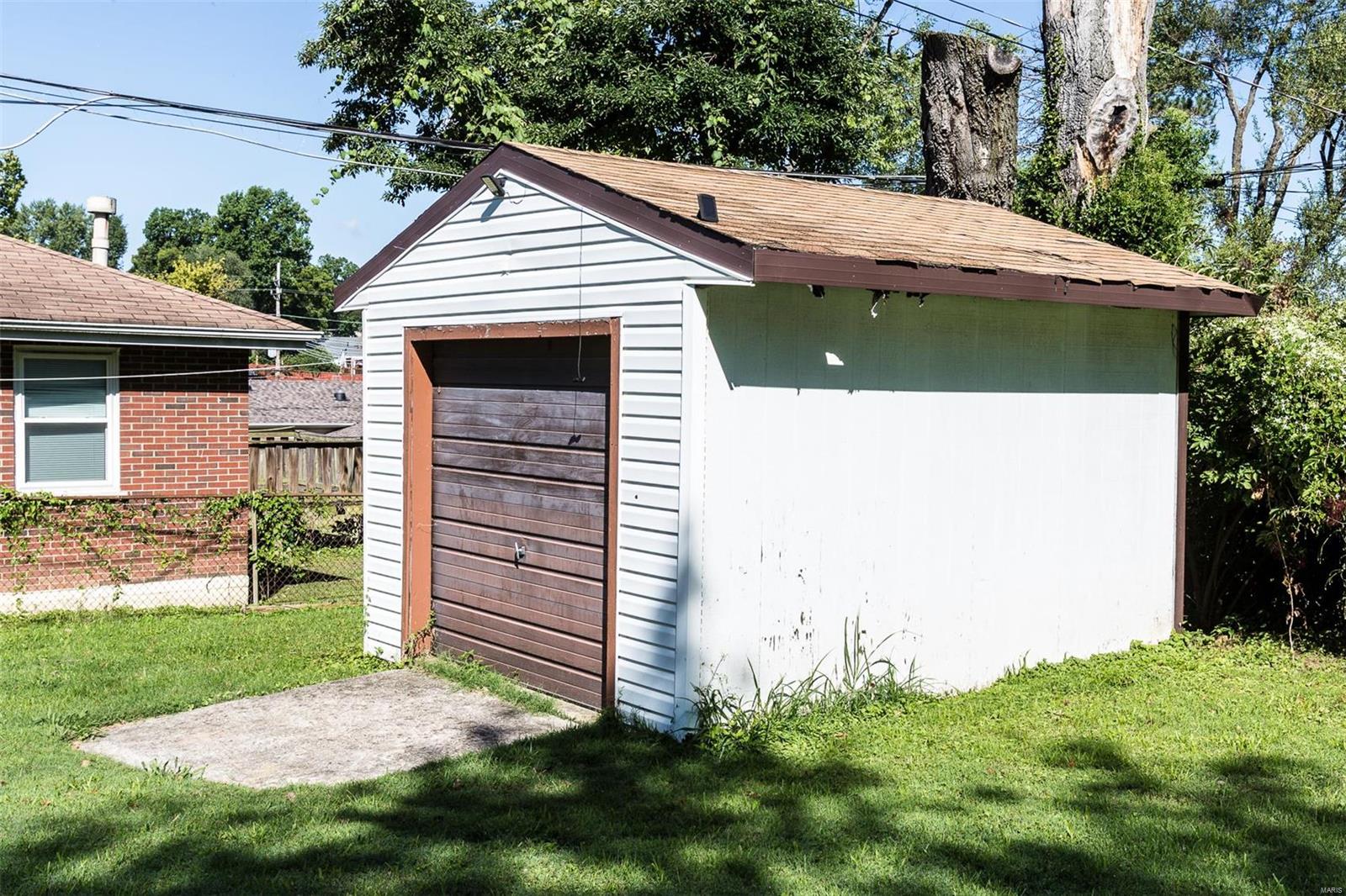 1943 Brown Road St. Louis, MO 63114 - Photo 25 of 28 Gallery Image 25