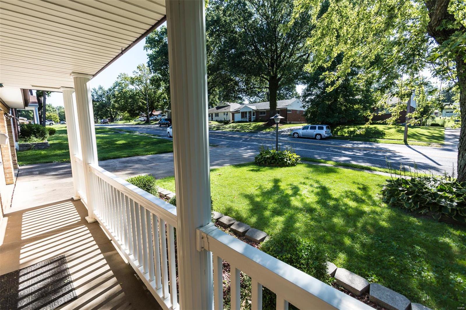 1943 Brown Road St. Louis, MO 63114 - Photo 26 of 28 Gallery Image 26