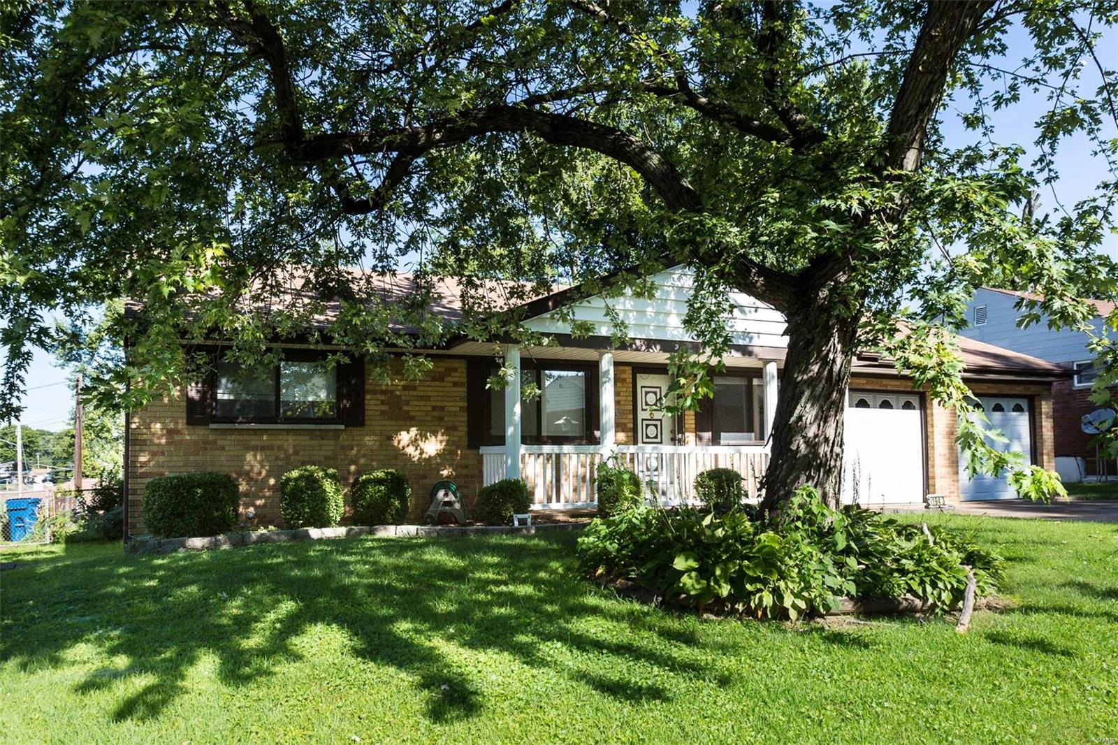 1943 Brown Road St. Louis, MO 63114 - Photo 27 of 28 Gallery Image 27