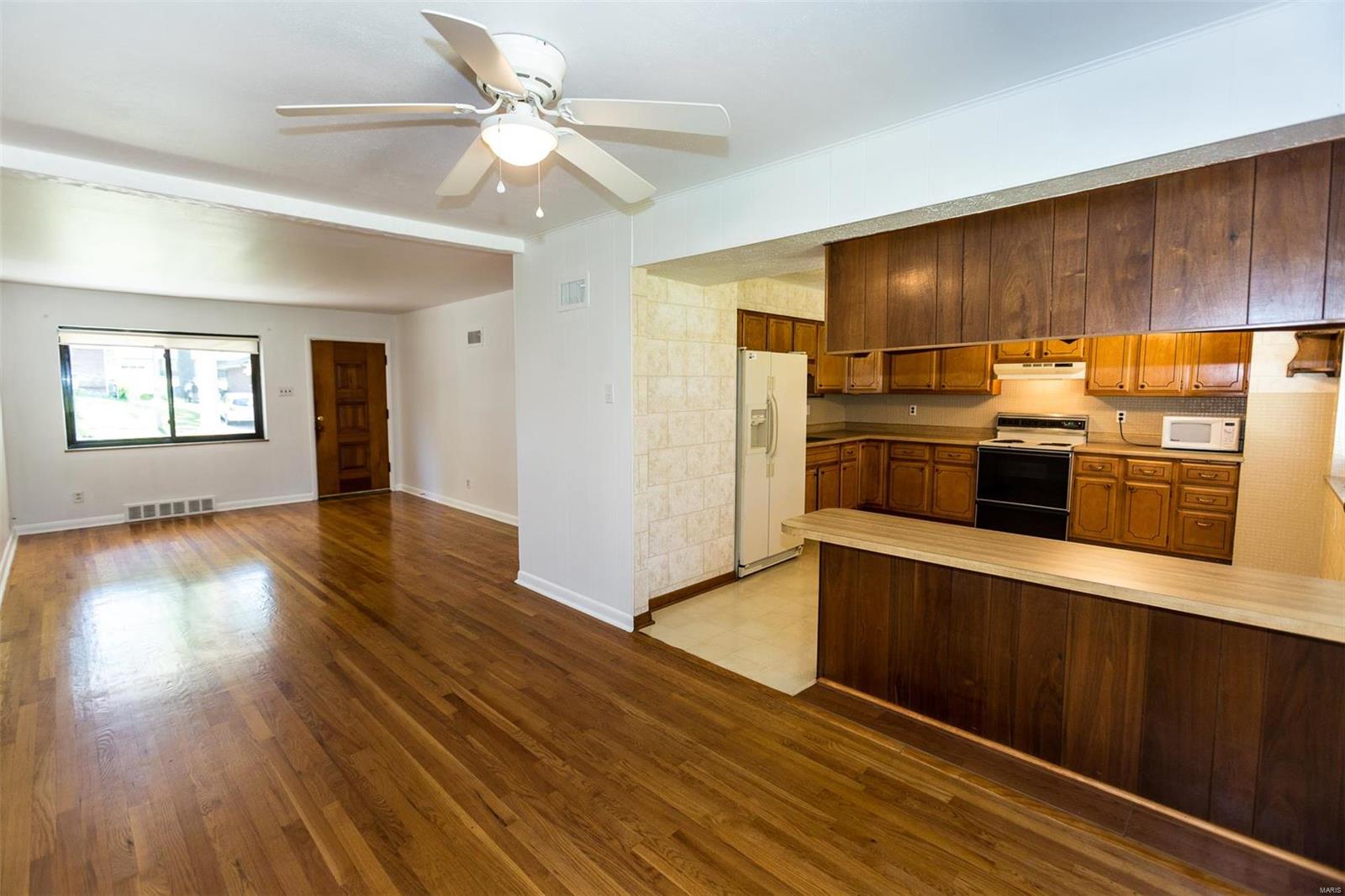 1943 Brown Road St. Louis, MO 63114 - Photo 8 of 28 Gallery Image 8