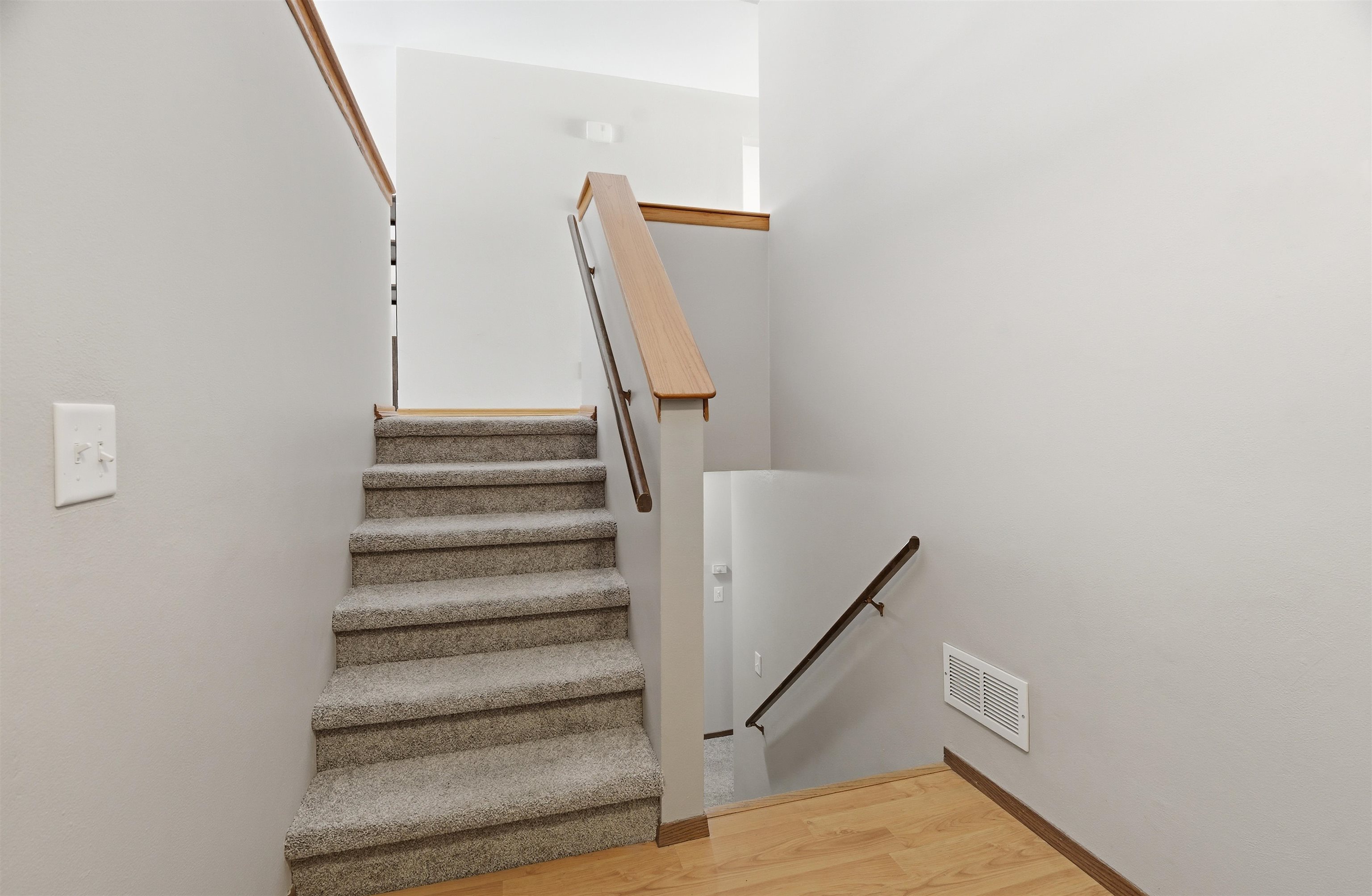 29 Hillock Court Appleton, WI 54914 - Photo 4 of 39