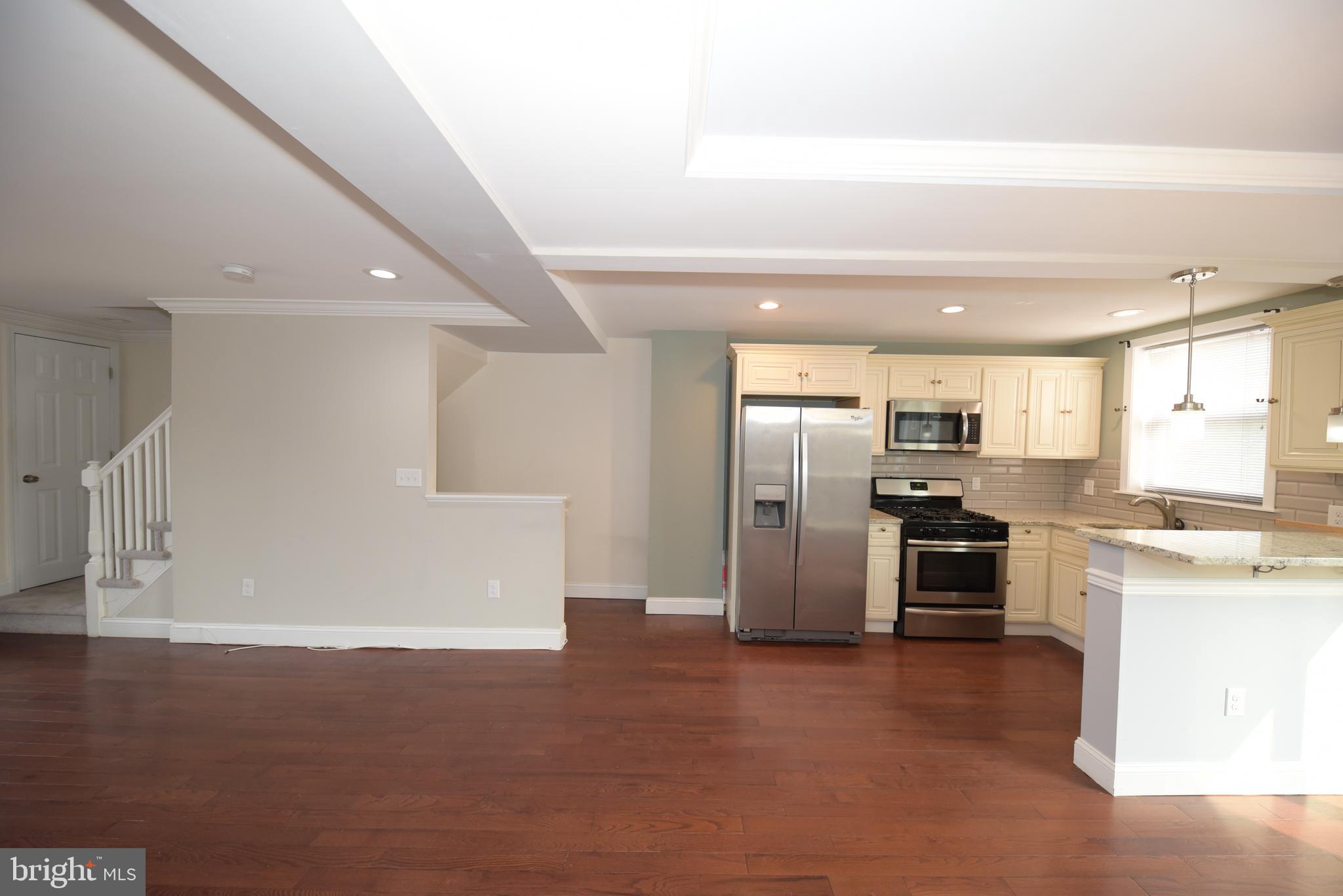7832 Rugby Street Philadelphia, PA 19150 - Photo 5 of 23 LVG ROOM2