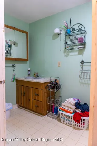 a view of a dinning table and chairs in the backyard