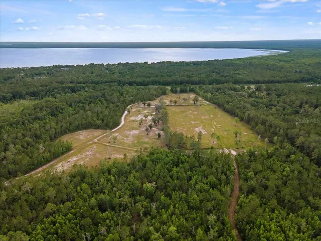 $750,000 | 13575 Southeast US Highway 301, Hawthorne, FL 32640