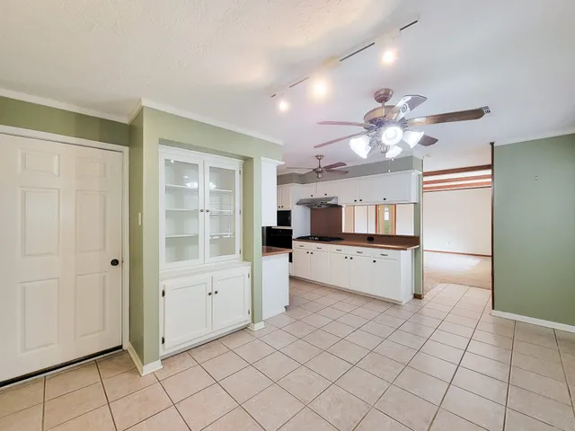 $2,300 | 1610 Maryon Street, Baytown, TX 77523