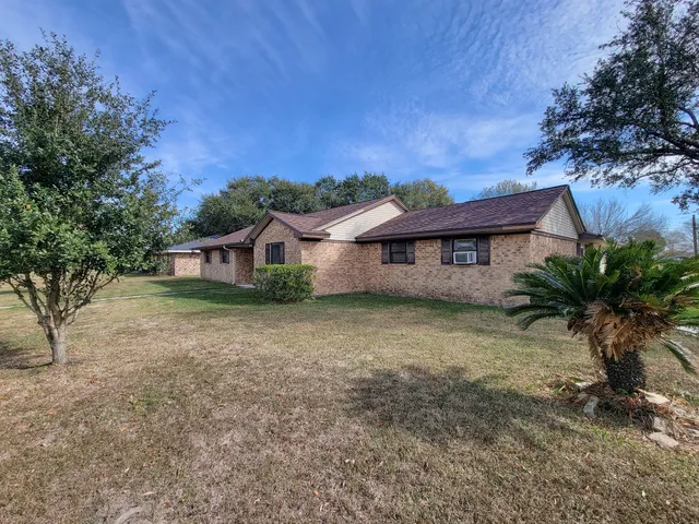$2,300 | 1610 Maryon Street, Baytown, TX 77523