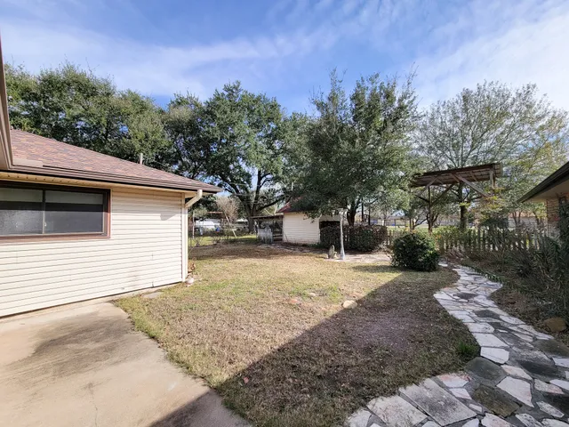 $2,300 | 1610 Maryon Street, Baytown, TX 77523