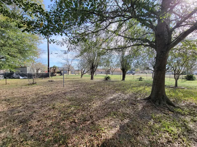 $2,300 | 1610 Maryon Street, Baytown, TX 77523