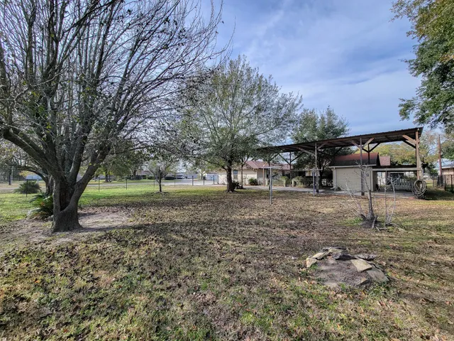 $2,300 | 1610 Maryon Street, Baytown, TX 77523