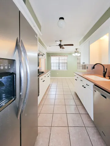 $2,300 | 1610 Maryon Street, Baytown, TX 77523