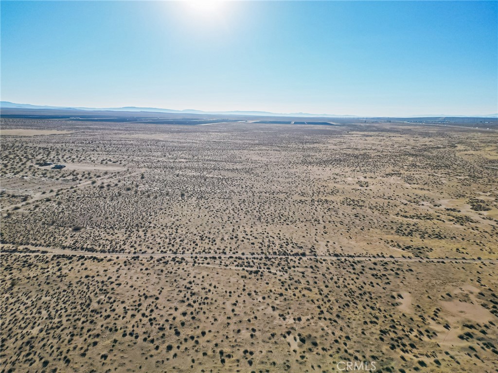 10000 Kramer Station Road Boron, CA 93516 - Photo 25 of 47 a view of a terrace