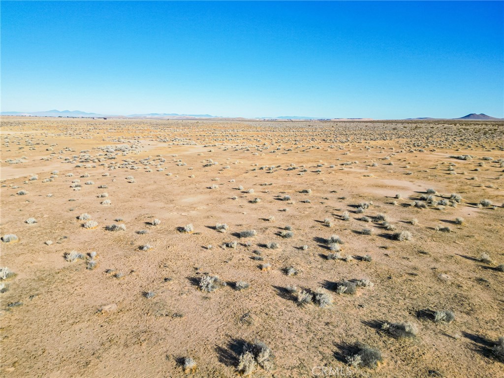 10000 Kramer Station Road Boron, CA 93516 - Photo 37 of 47 a view of an ocean beach