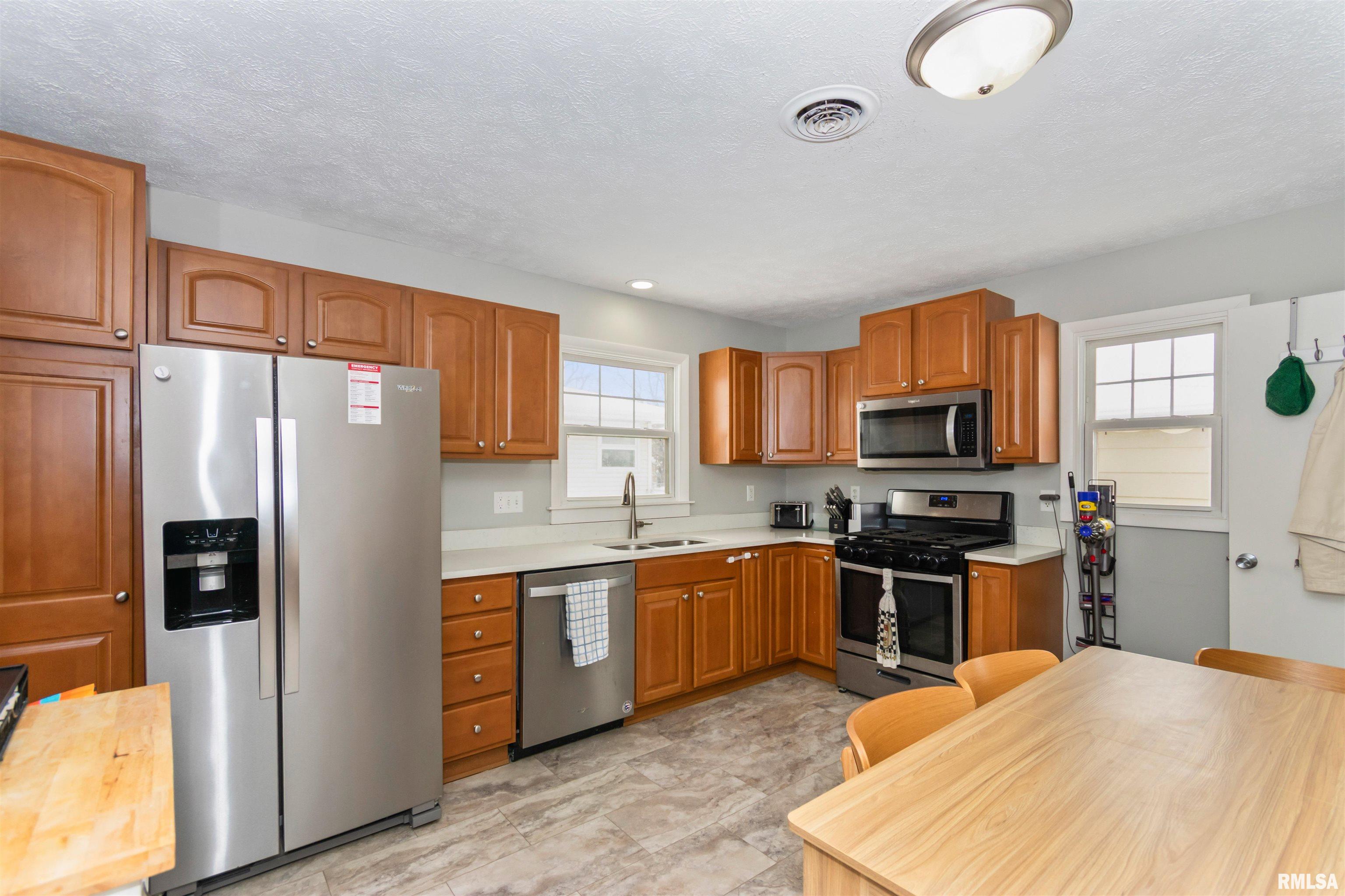 18 Ardith Drive Normal, IL 61761 - Photo 7 of 33