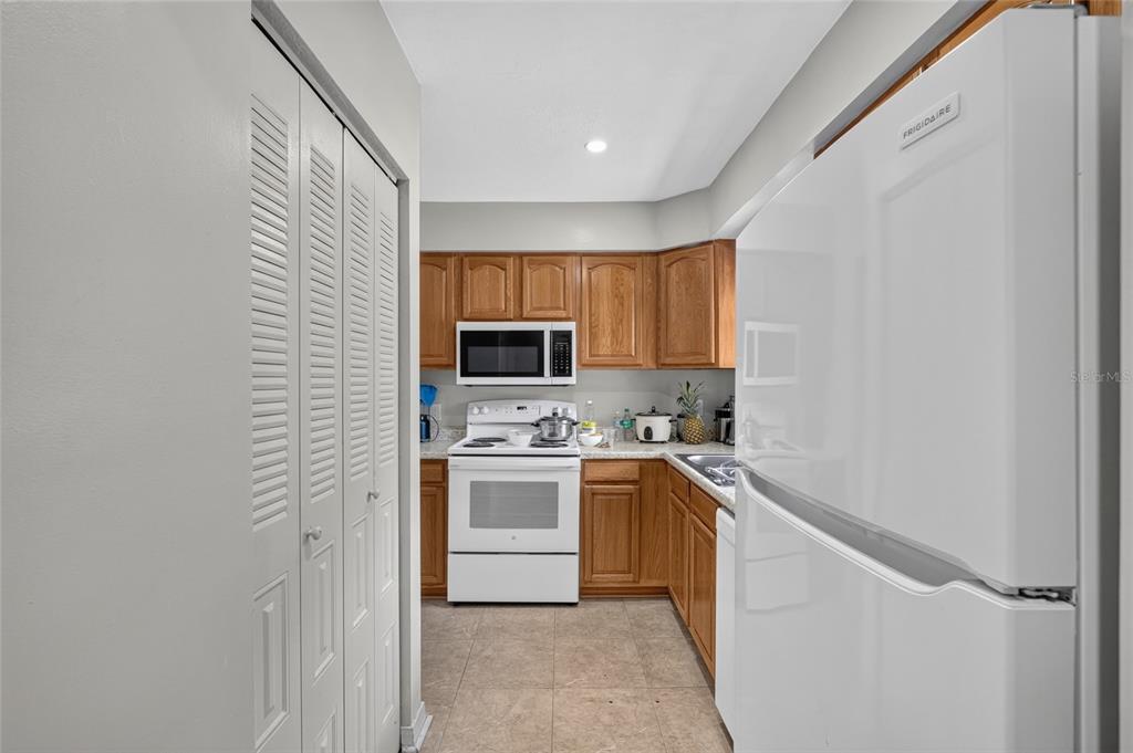4123 Southwest 15 Place, Unit 2 Gainesville, FL 32607 - Photo 29 of 39 Gallery Image 29