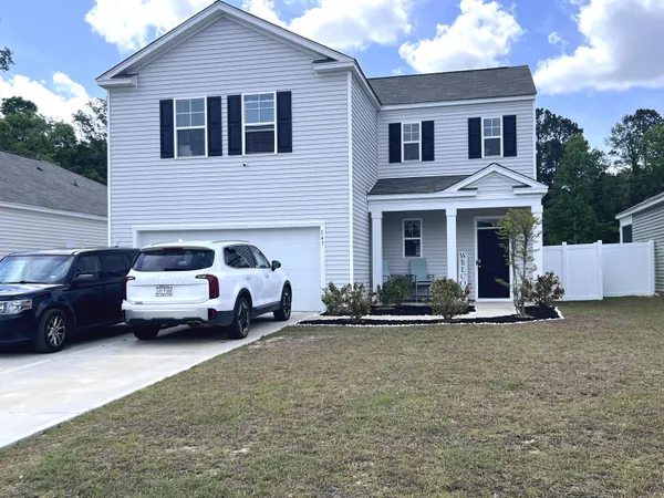 $2,395 | 147 Cloverleaf Street, Summerville, SC 29483