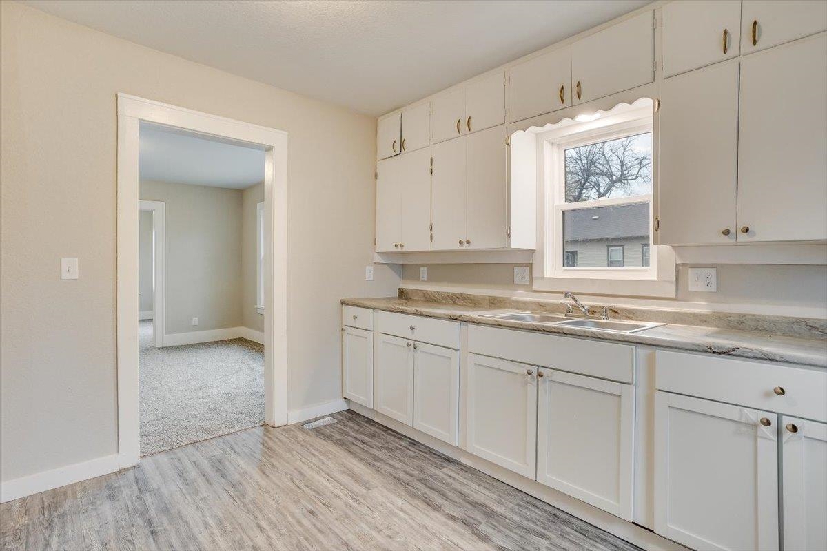 443 North Grove Street Wichita, KS 67214 - Photo 11 of 20