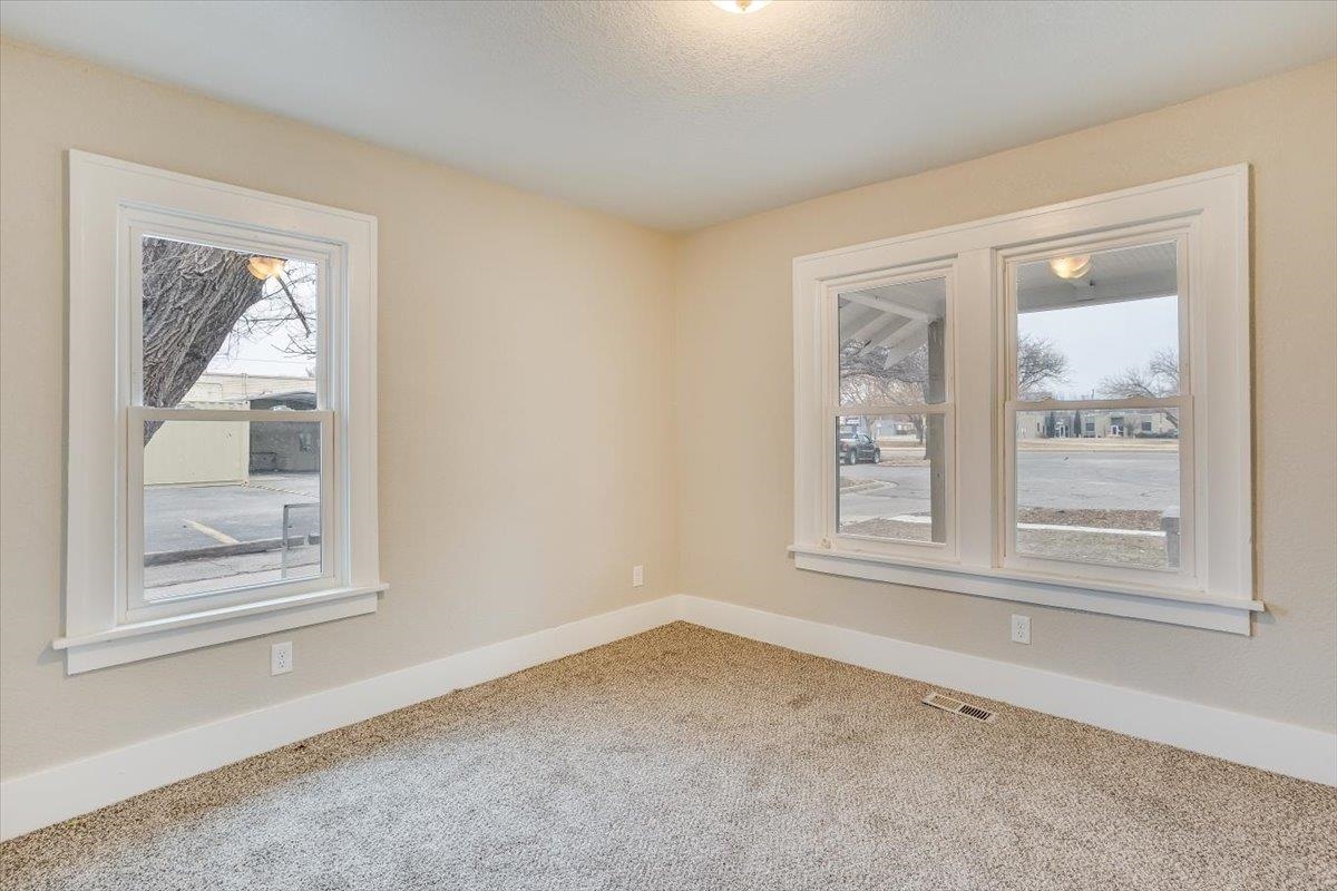 443 North Grove Street Wichita, KS 67214 - Photo 13 of 20