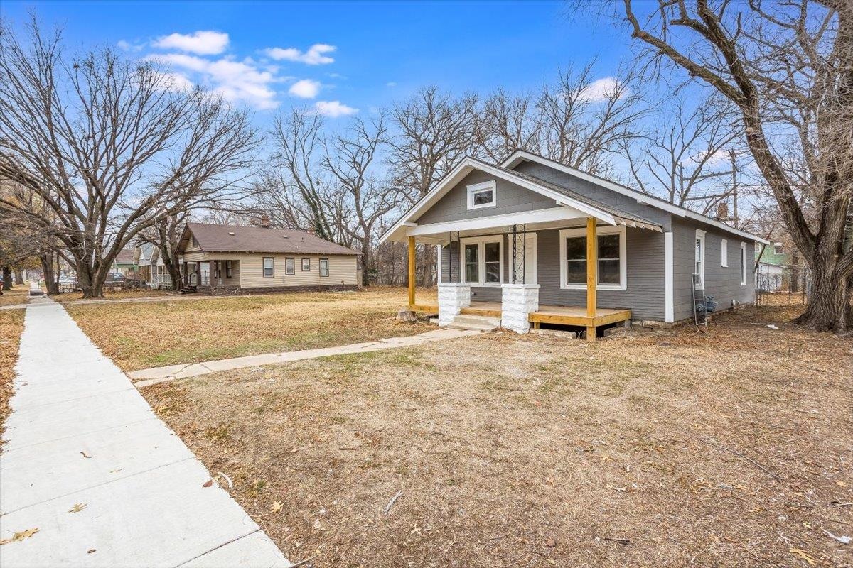 443 North Grove Street Wichita, KS 67214 - Photo 3 of 20