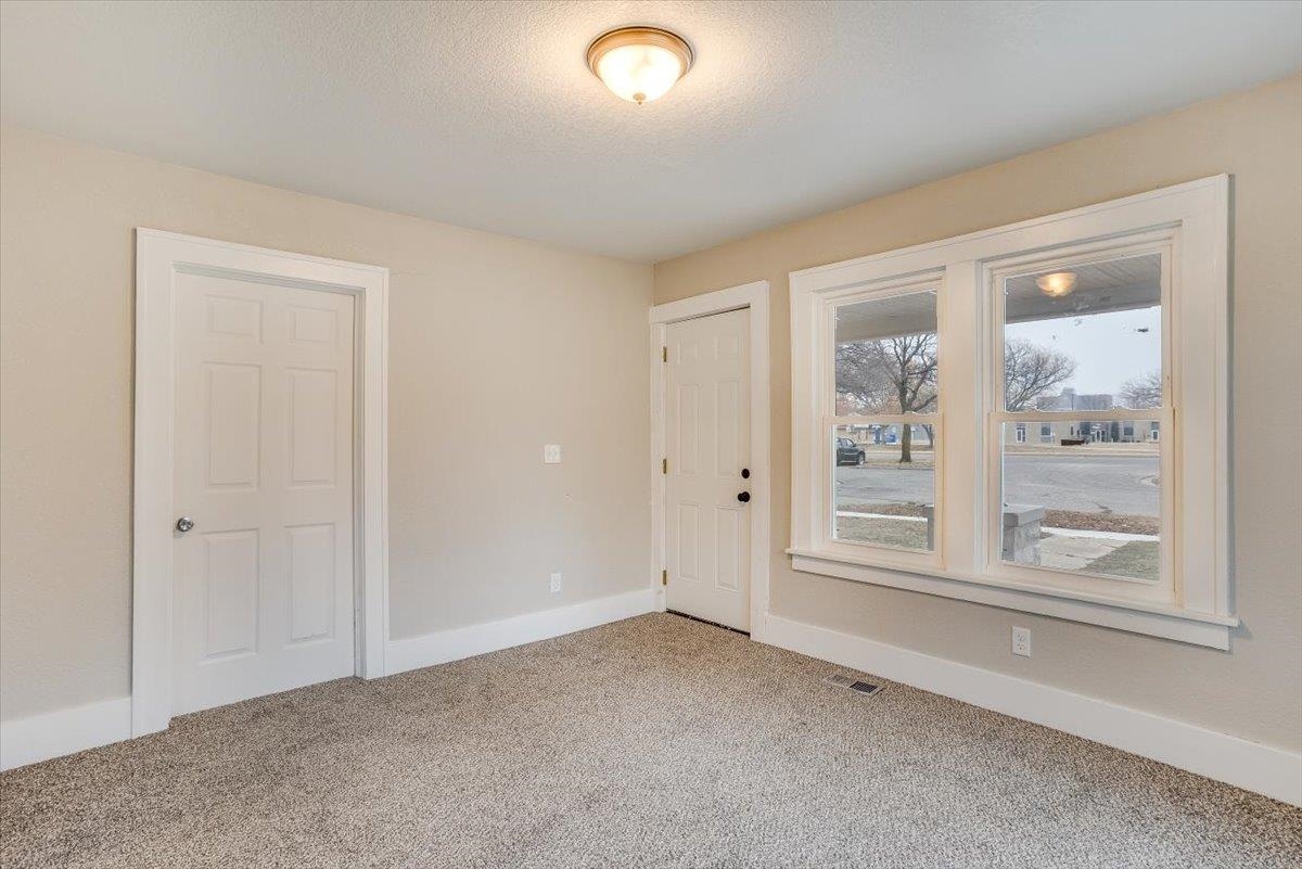 443 North Grove Street Wichita, KS 67214 - Photo 6 of 20