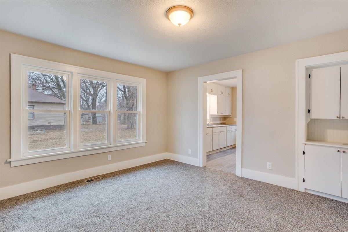 443 North Grove Street Wichita, KS 67214 - Photo 7 of 20