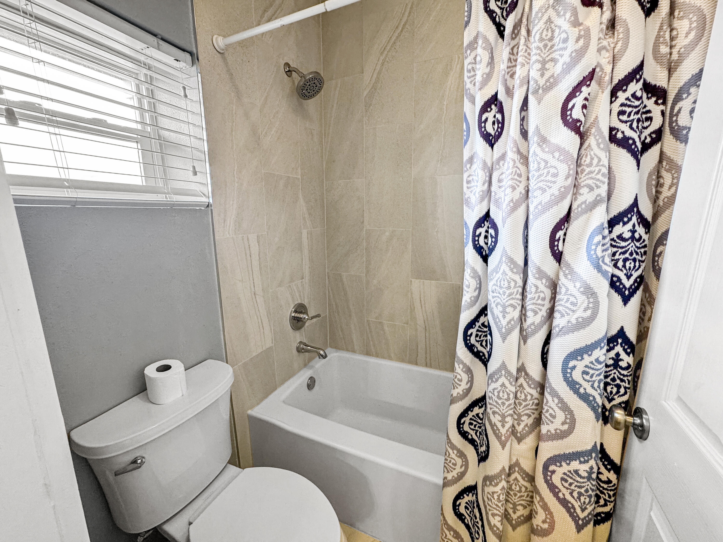 80 Seacrest Beach Boulevard East, Unit 103 Inlet Beach, FL 32461 - Photo 21 of 29 Third Bathroom Tub_Shower Combo