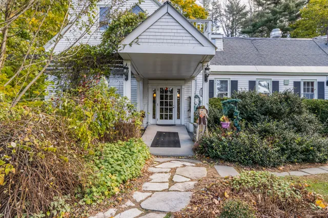 $819,000 | 9 Dry Point Drive, Rome, ME 04963