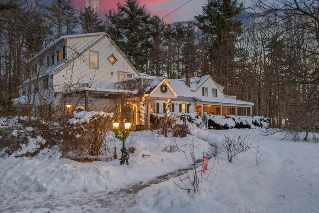 $819,000 | 9 Dry Point Drive, Rome, ME 04963