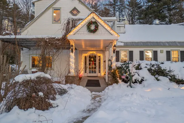 $819,000 | 9 Dry Point Drive, Rome, ME 04963