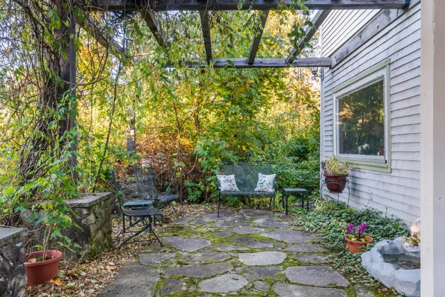 $819,000 | 9 Dry Point Drive, Rome, ME 04963