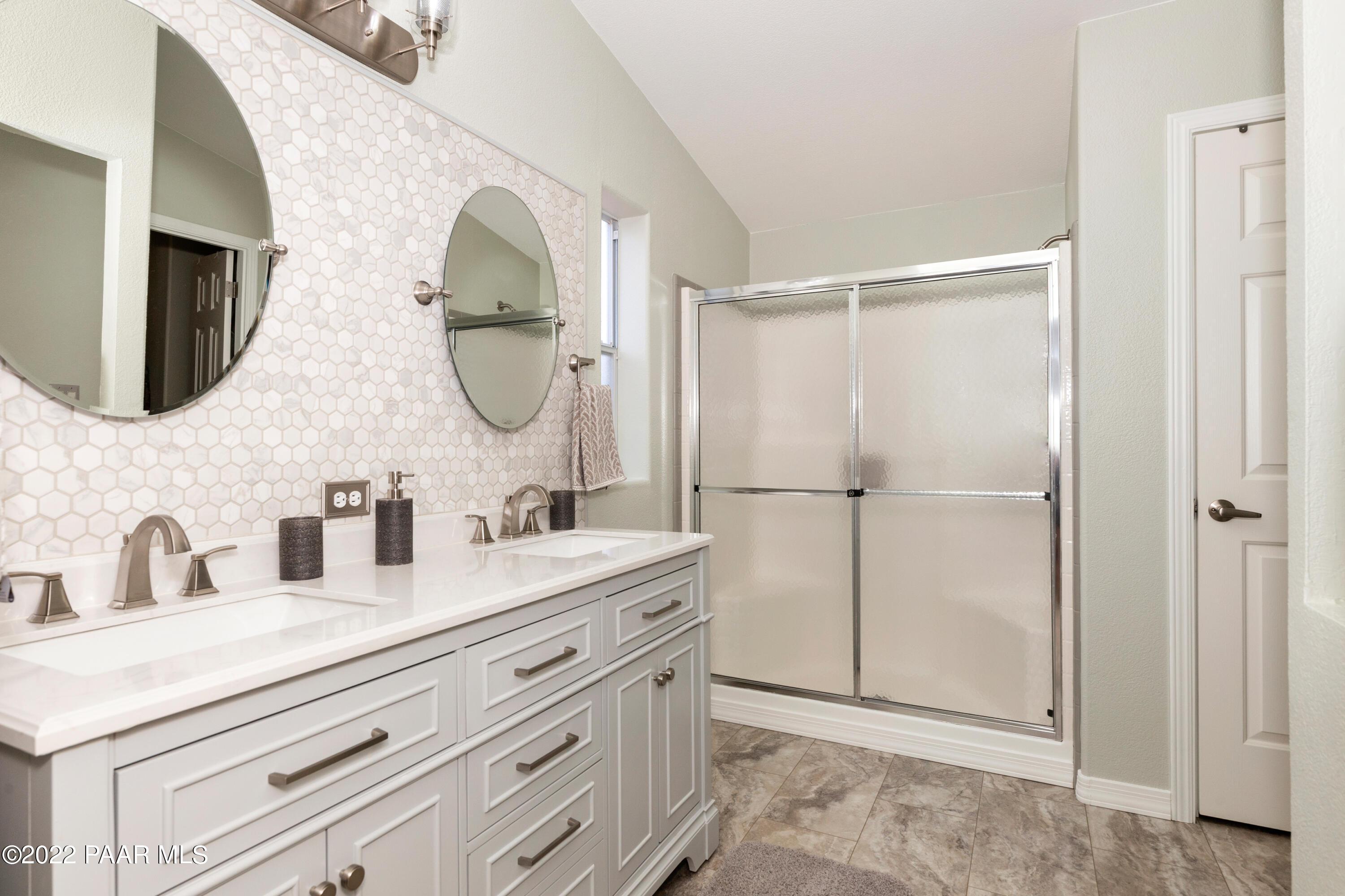 3673 Raney Road Ash Fork, AZ 86320 - Photo 12 of 32 013_Master Bathroom
