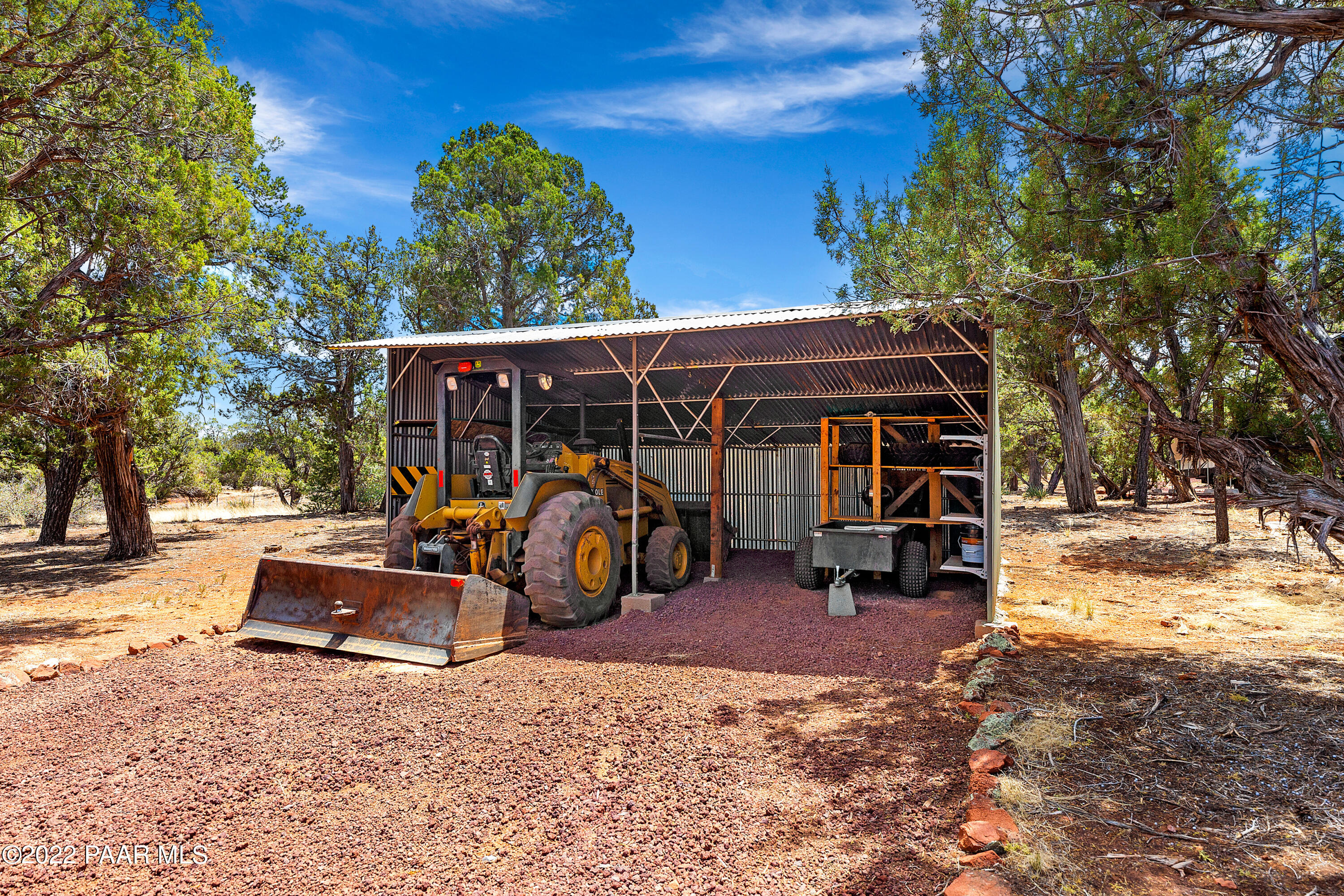 3673 Raney Road Ash Fork, AZ 86320 - Photo 25 of 32 027_Machine Shed