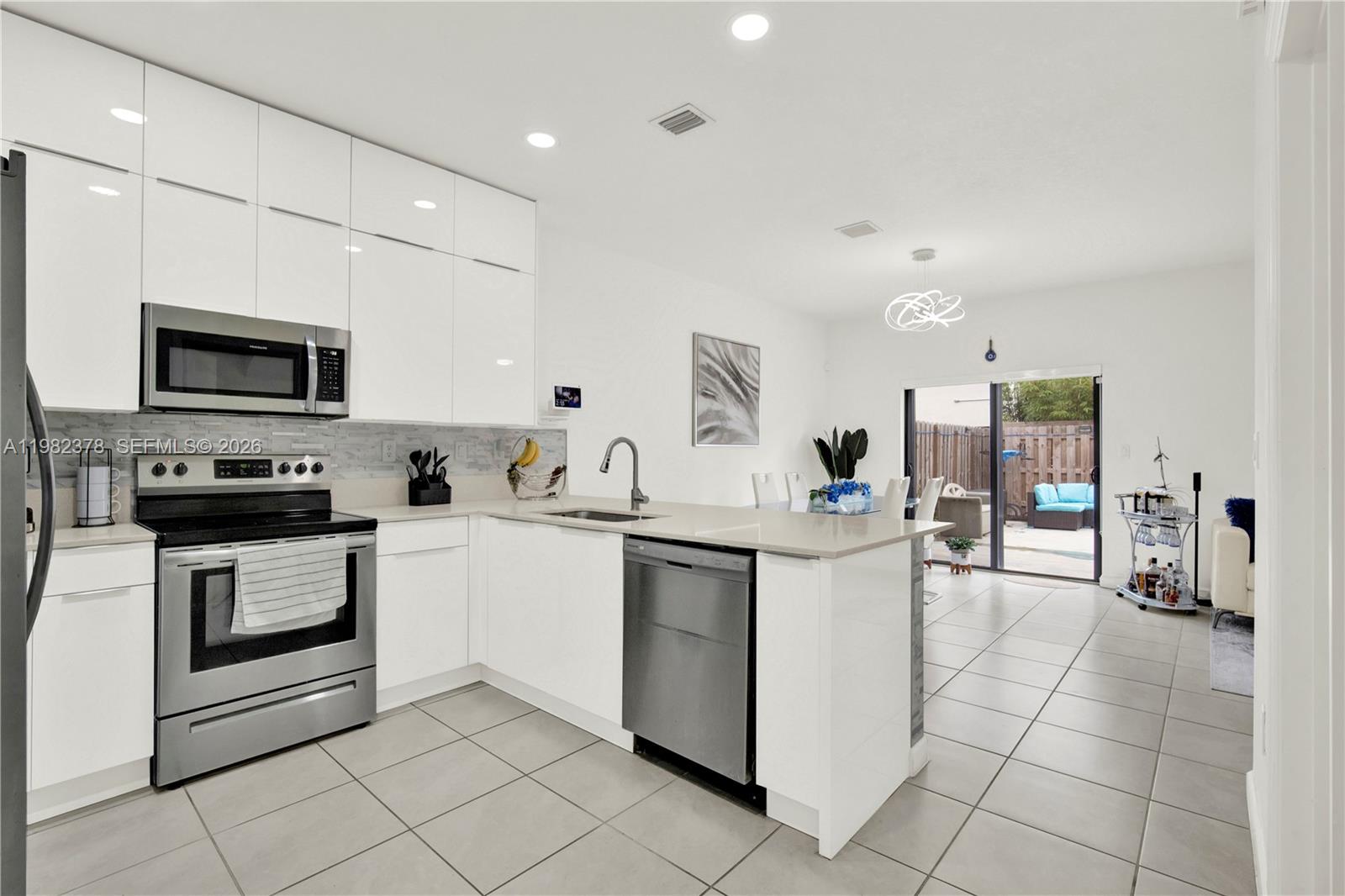 23461 Southwest 129th Place, Unit 23461 Homestead, FL 33032 - Photo 9 of 38