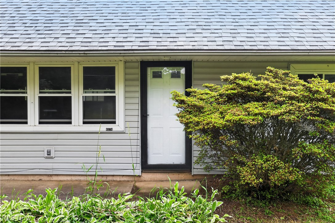 4174 Burkey Road Austintown, OH 44515 - Photo 25 of 33 Exterior entry