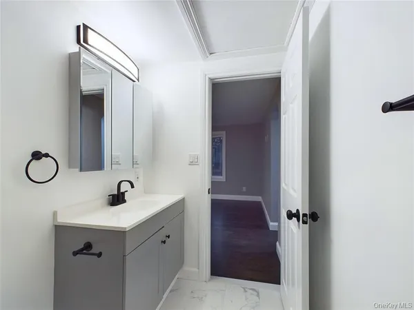 $4,700 | 115 North Clinton Avenue, Patchogue, NY 11772