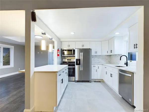 $4,700 | 115 North Clinton Avenue, Patchogue, NY 11772